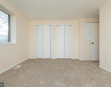9752 Early Spring Way - Photo Thumbnail 11