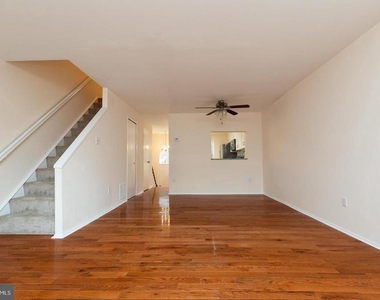 9752 Early Spring Way - Photo Thumbnail 4