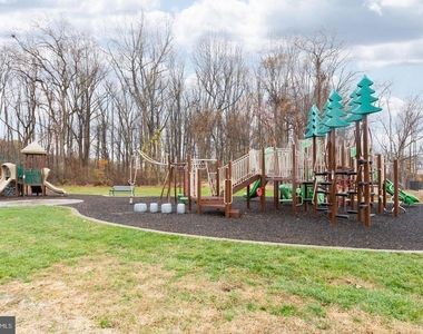 9752 Early Spring Way - Photo Thumbnail 16