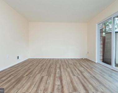 9752 Early Spring Way - Photo Thumbnail 13