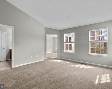 6704 Saw Mill Court - Photo Thumbnail 19
