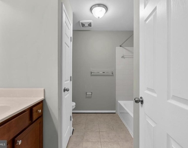 6704 Saw Mill Court - Photo Thumbnail 33