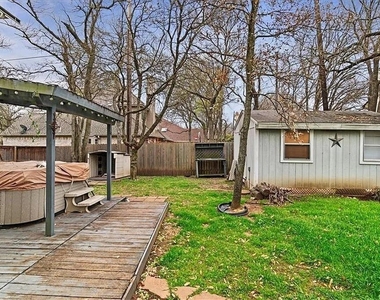 1006 Oaklands Dr - Photo Thumbnail 20