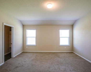 15008 Custis Ln - Photo Thumbnail 9