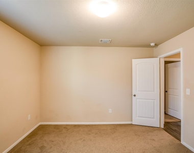 15008 Custis Ln - Photo Thumbnail 12
