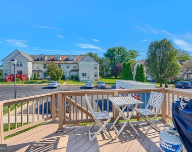 412 Darby Lane - Photo Thumbnail 21