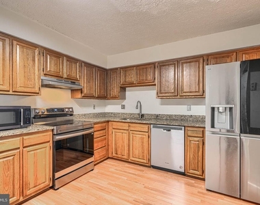 412 Darby Lane - Photo Thumbnail 15