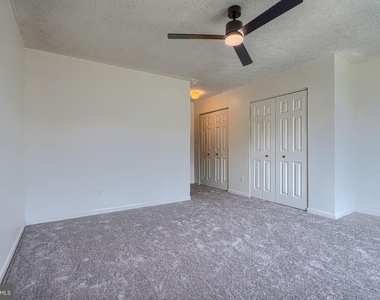 412 Darby Lane - Photo Thumbnail 32