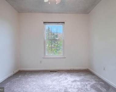 412 Darby Lane - Photo Thumbnail 20