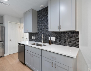 9107 Shepard Dr - Photo Thumbnail 5