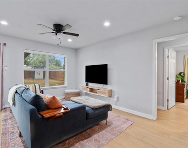 9107 Shepard Dr - Photo Thumbnail 2