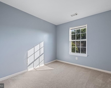 113 Lavenport Circle - Photo Thumbnail 23