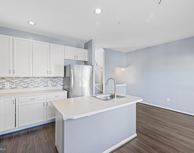 113 Lavenport Circle - Photo Thumbnail 6