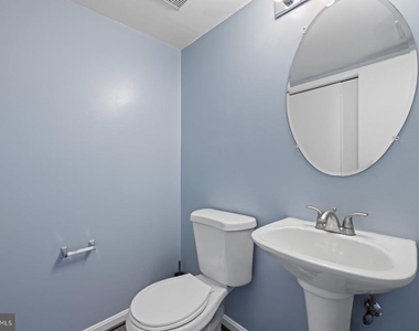 113 Lavenport Circle - Photo Thumbnail 33