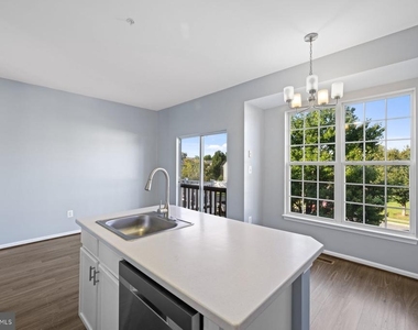 113 Lavenport Circle - Photo Thumbnail 9