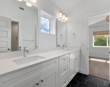 6503 Felix Ave - Photo Thumbnail 16