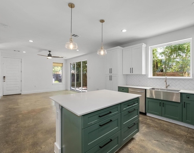 6503 Felix Ave - Photo Thumbnail 8