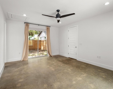6503 Felix Ave - Photo Thumbnail 10