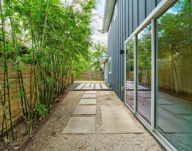 6503 Felix Ave - Photo Thumbnail 24