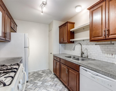 1121 Peggotty Pl - Photo Thumbnail 10