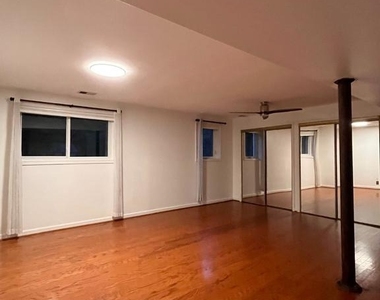 8677 Valley Drive - Photo Thumbnail 12
