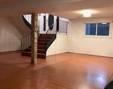 8677 Valley Drive - Photo Thumbnail 17