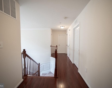 7356 Tottenham Drive - Photo Thumbnail 25