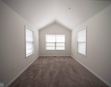 7356 Tottenham Drive - Photo Thumbnail 22