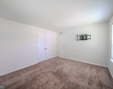 7356 Tottenham Drive - Photo Thumbnail 34