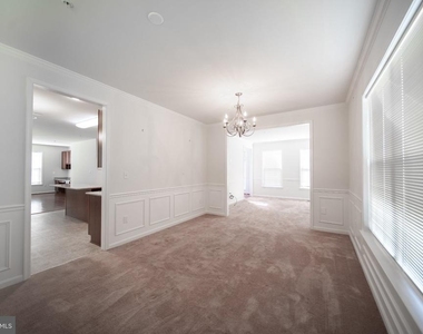 7356 Tottenham Drive - Photo Thumbnail 4