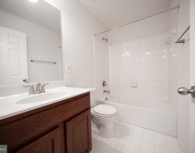7356 Tottenham Drive - Photo Thumbnail 32