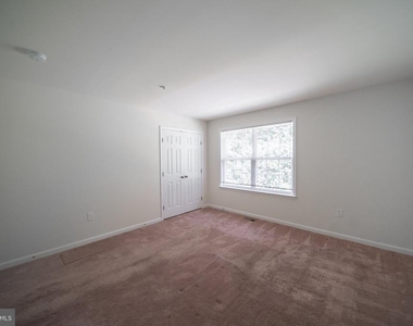 7356 Tottenham Drive - Photo Thumbnail 29