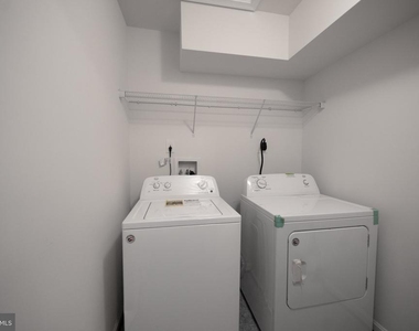 7356 Tottenham Drive - Photo Thumbnail 27