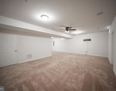 7356 Tottenham Drive - Photo Thumbnail 42