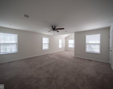 7356 Tottenham Drive - Photo Thumbnail 13