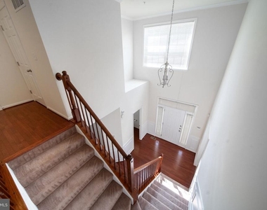 7356 Tottenham Drive - Photo Thumbnail 12