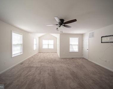 7356 Tottenham Drive - Photo Thumbnail 14