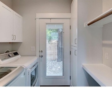 2821 Castro St - Photo Thumbnail 13