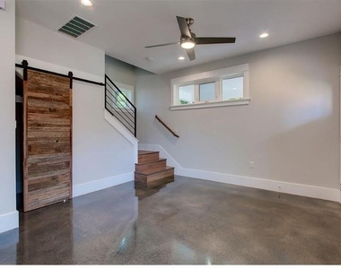 2821 Castro St - Photo Thumbnail 5