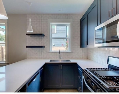 2821 Castro St - Photo Thumbnail 11