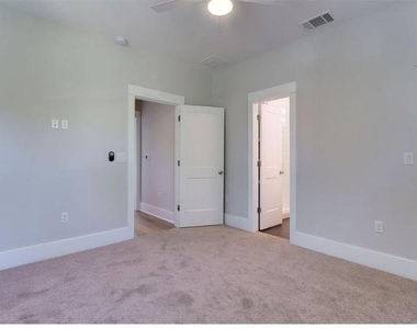 2821 Castro St - Photo Thumbnail 20