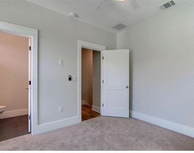 2821 Castro St - Photo Thumbnail 16