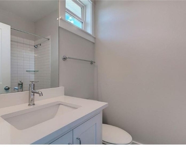 2821 Castro St - Photo Thumbnail 15