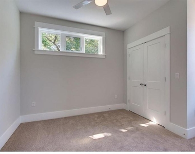 2821 Castro St - Photo Thumbnail 18