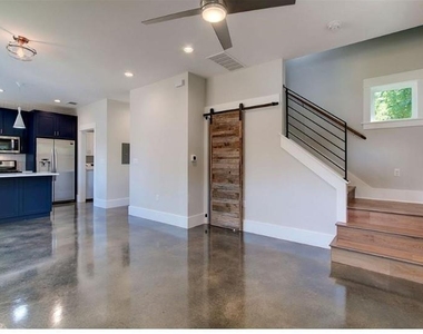 2821 Castro St - Photo Thumbnail 6