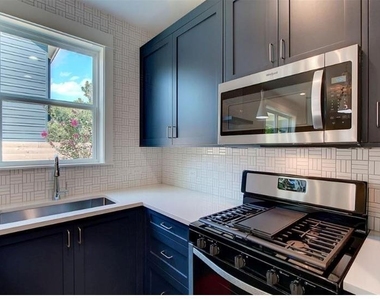 2821 Castro St - Photo Thumbnail 10