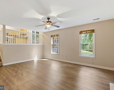 427 Lessin Drive - Photo Thumbnail 14
