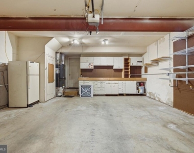 427 Lessin Drive - Photo Thumbnail 25