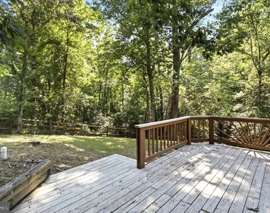 427 Lessin Drive - Photo Thumbnail 35