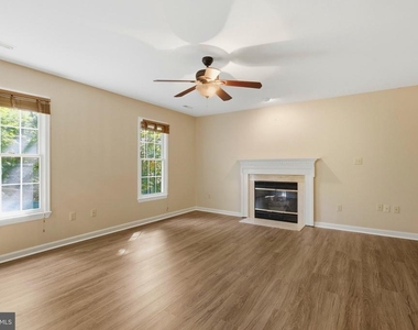 427 Lessin Drive - Photo Thumbnail 12
